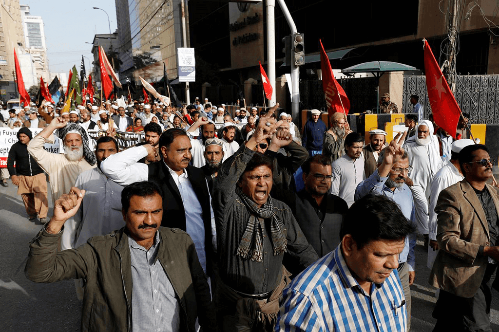 s2.reutersmedia.net 1 | Dawn from Narratives Magazine